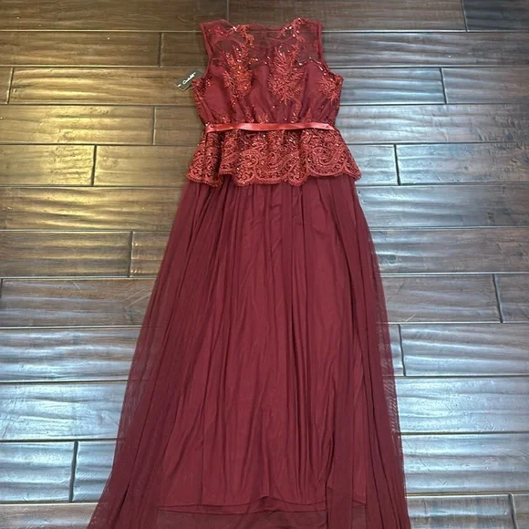 short red lace prom dress Halt Modest Freshman Country Beautiful Short Red Homecoming Dress with –  SposaBridal main image 1